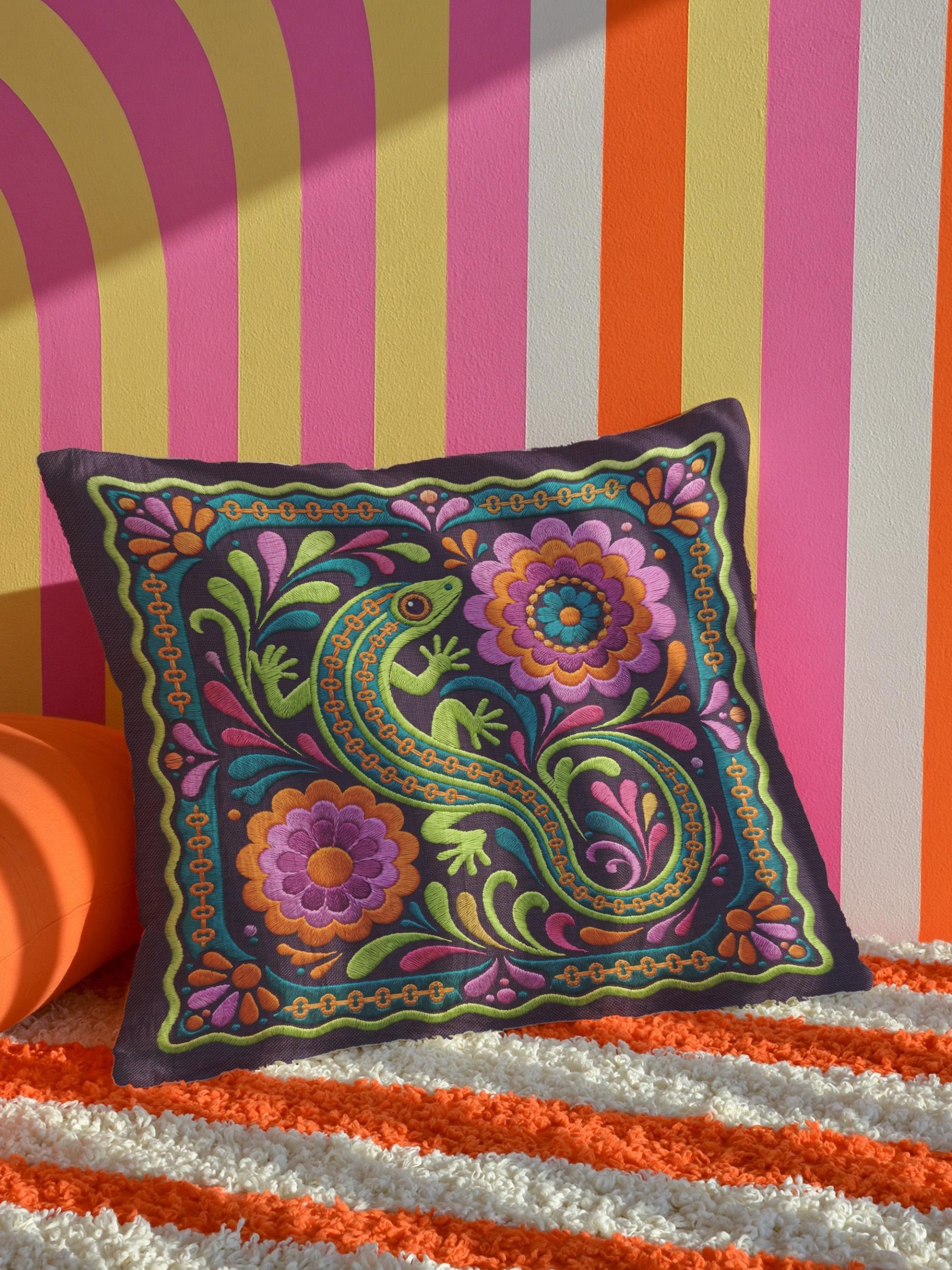 Minimalist embroidered lizard pillow - Image 2