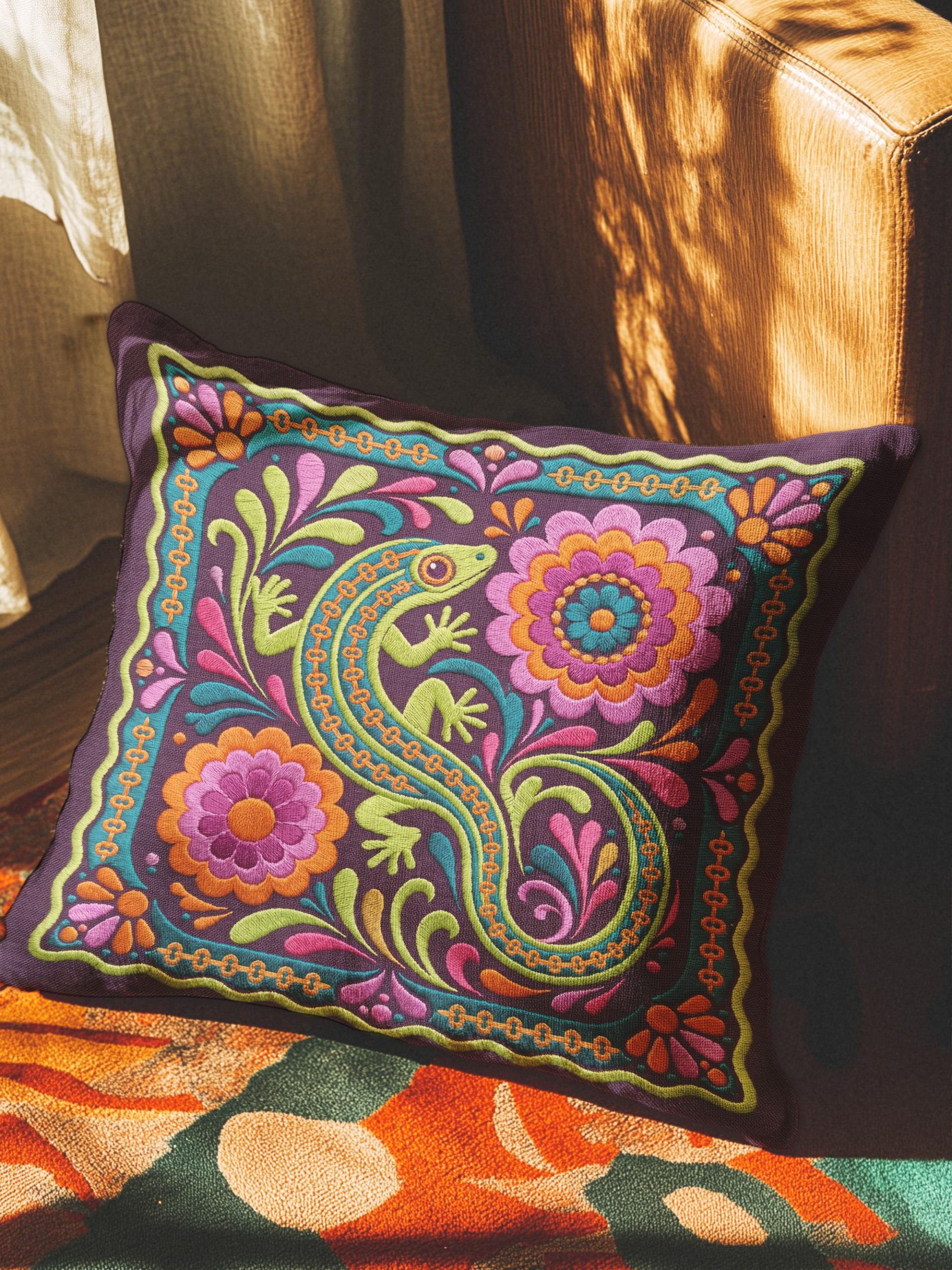 Minimalist embroidered lizard pillow - Image 4